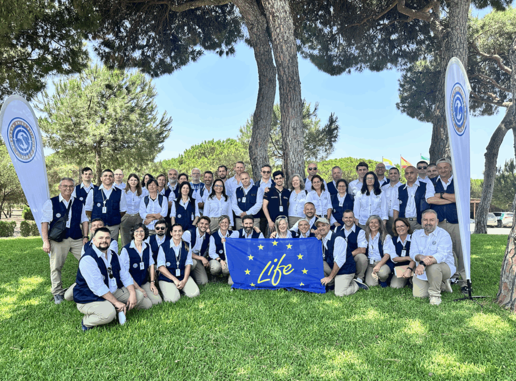 Group photo with professors and participants © VCF